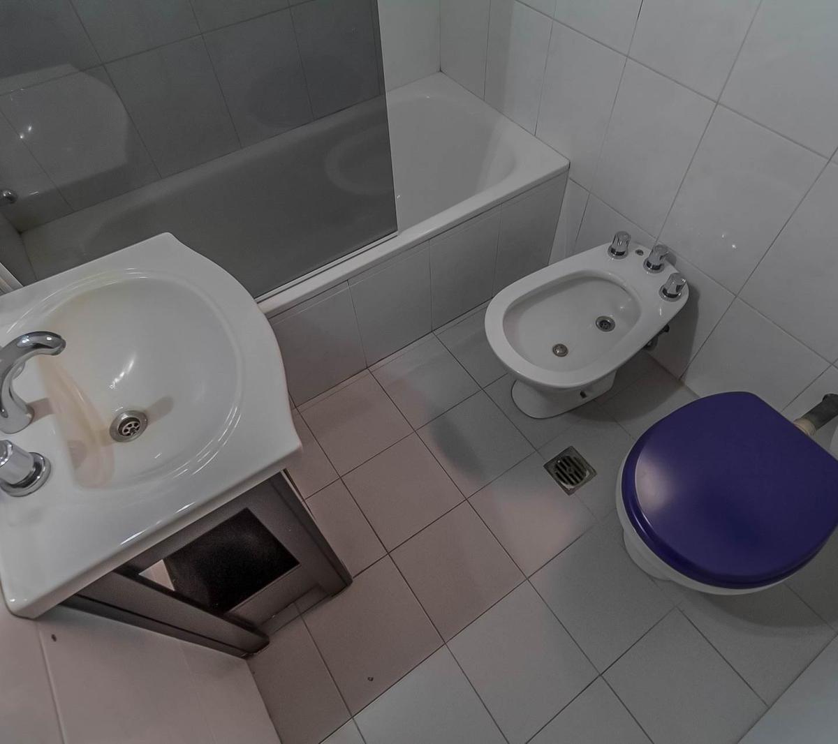 Departamento a La Venta de 7 Ambientes en Flores Piso Entero 5