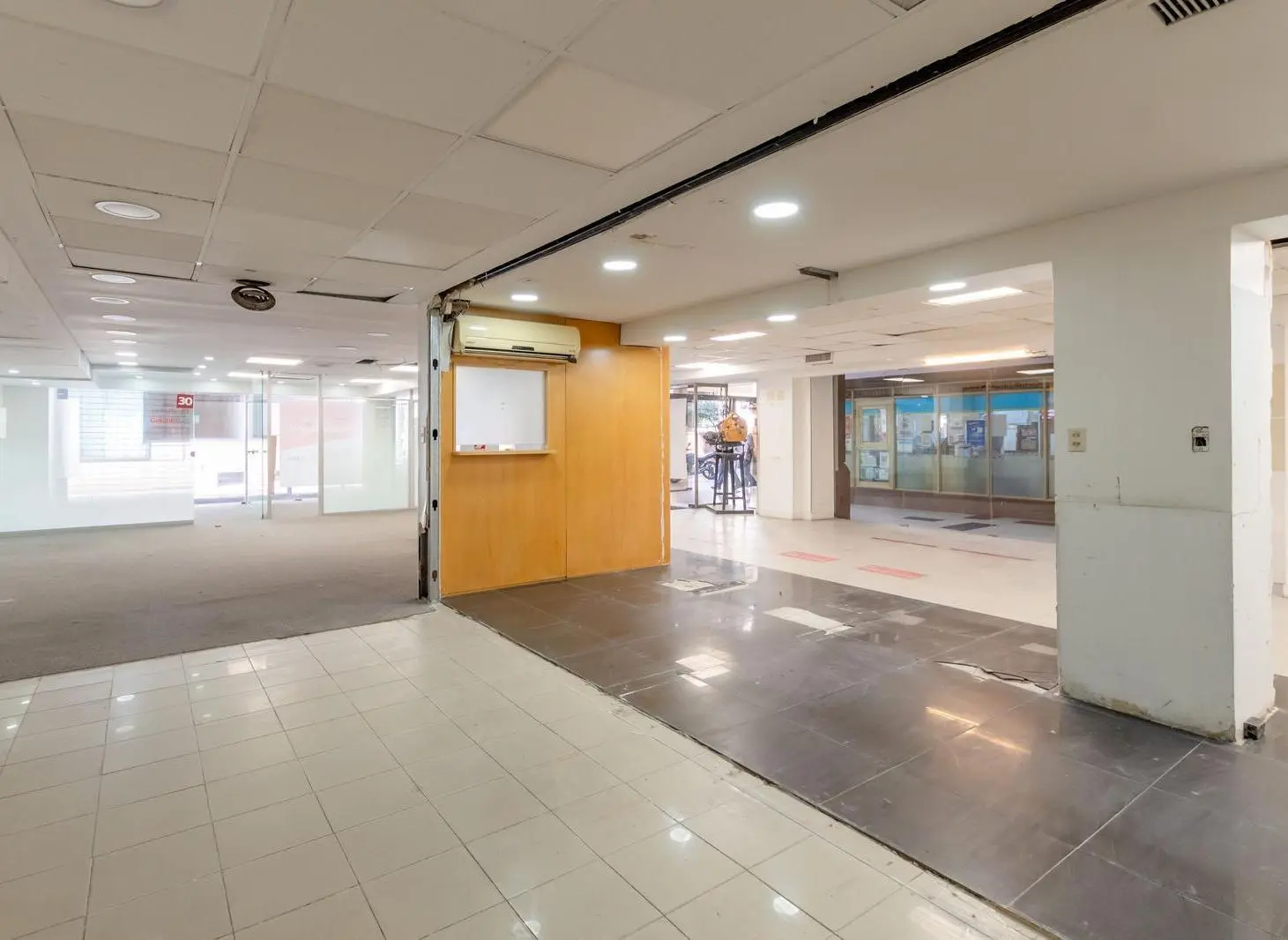 Local en Alquiler Microcentro Alquiler 1000 m2 (alquiler Expensas Incluidas) 5