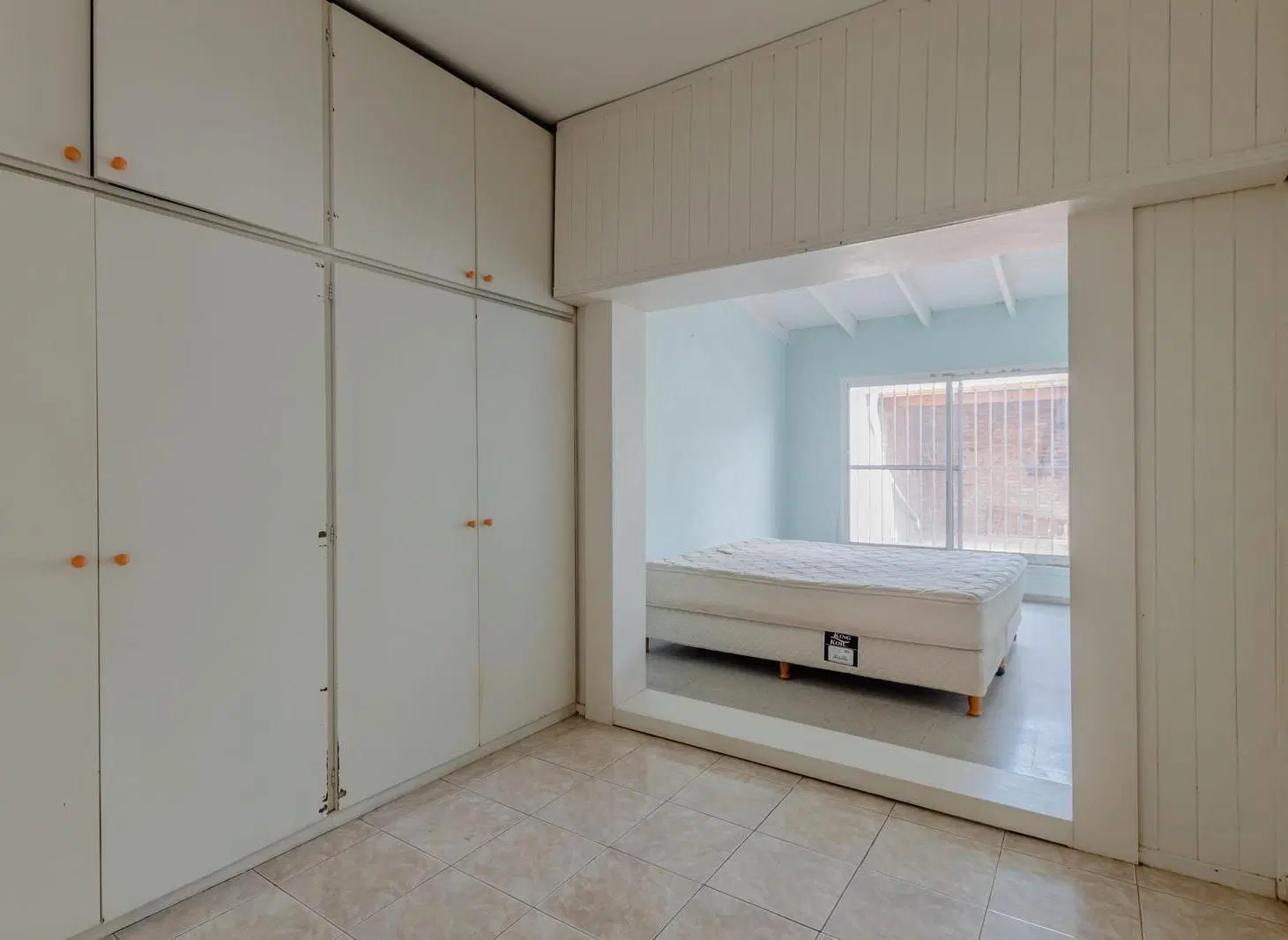 Venta de Casa 4 ambientes con garaje y  parque en Berazategui 4