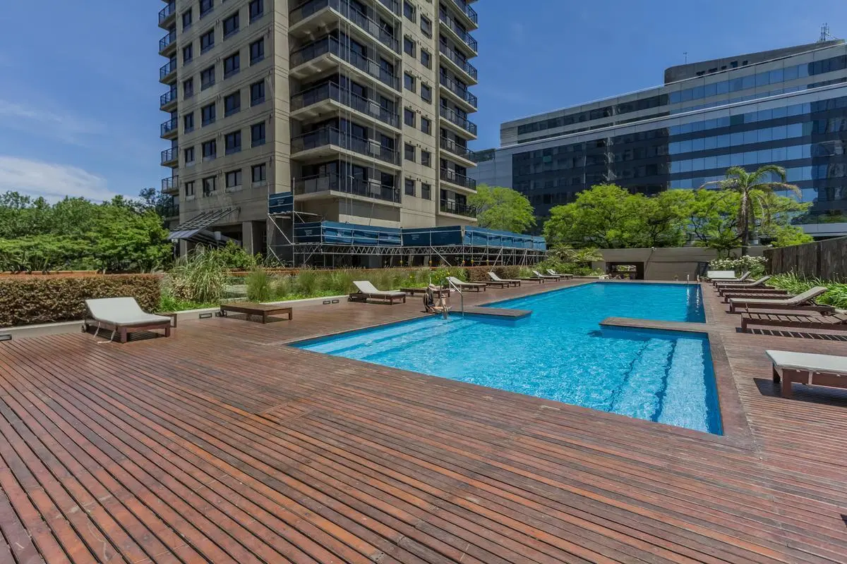 Departamento en venta de 3 ambientes con cochera doble, baulera, balcón, piso alto y vista abierta 2