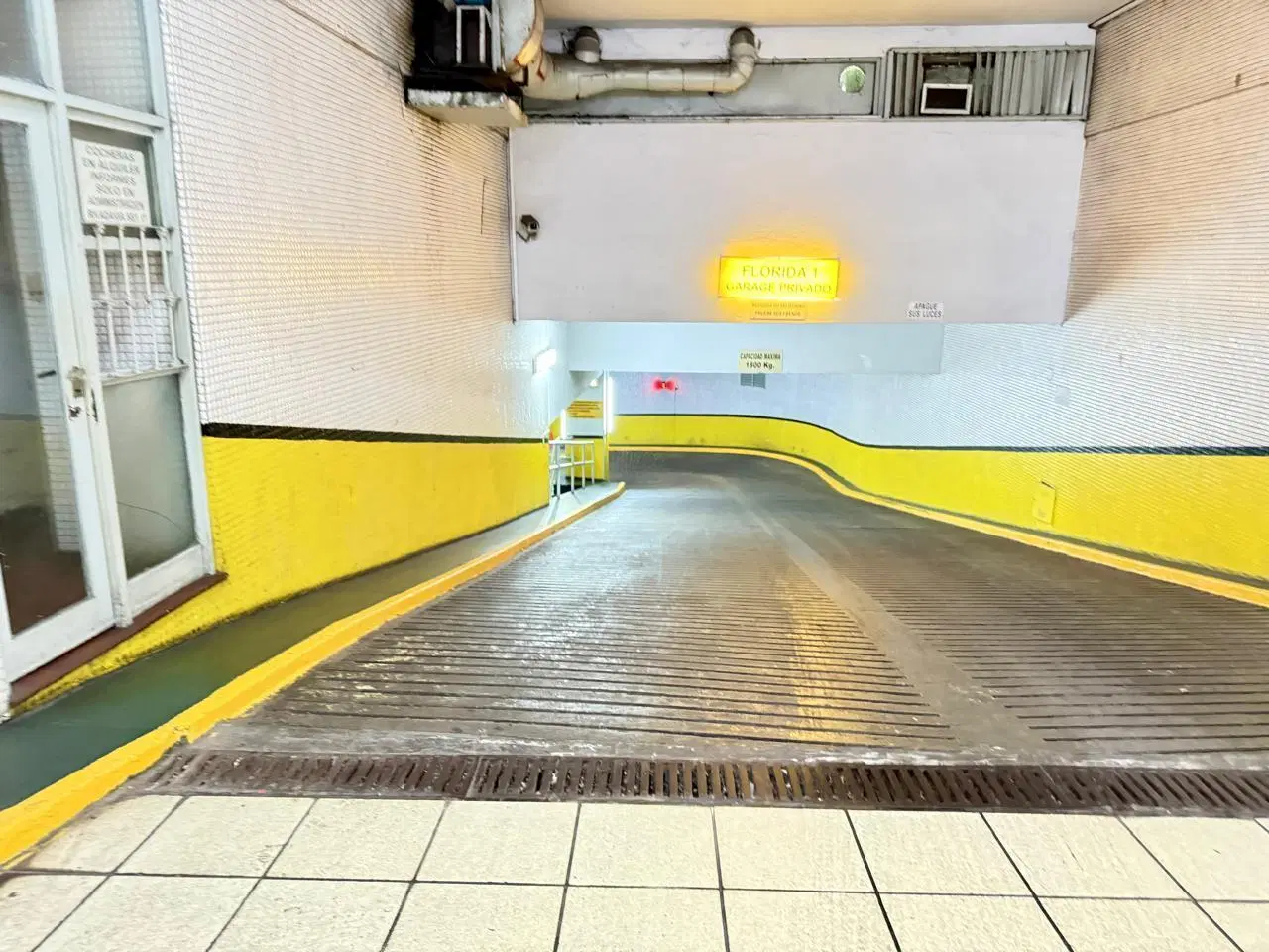 Venta amplia cochera en Microcentro - Florida al 100, esq. Rivadavia 3