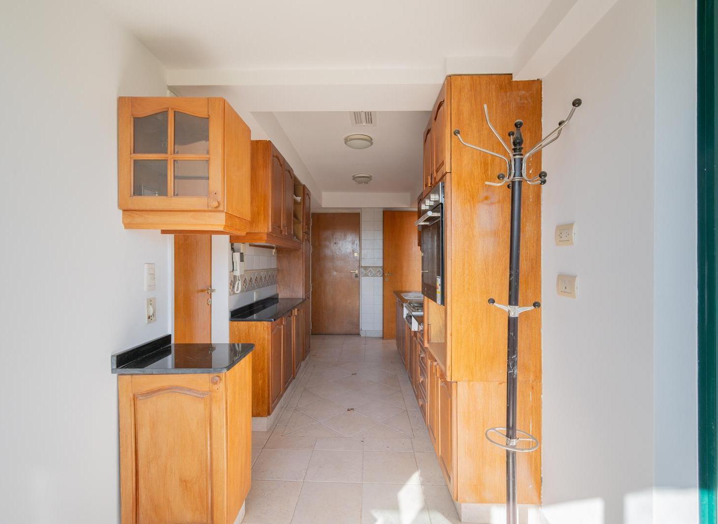 Foto de Alquiler Departamento Piso de 3 Ambientes con 2 Cocheras y Dependencia, imagen 3