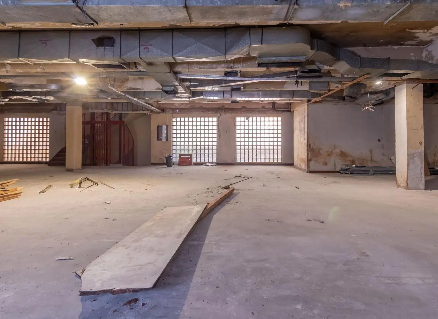 En venta, edificio comercial a reciclar, en Monserrat. 1
