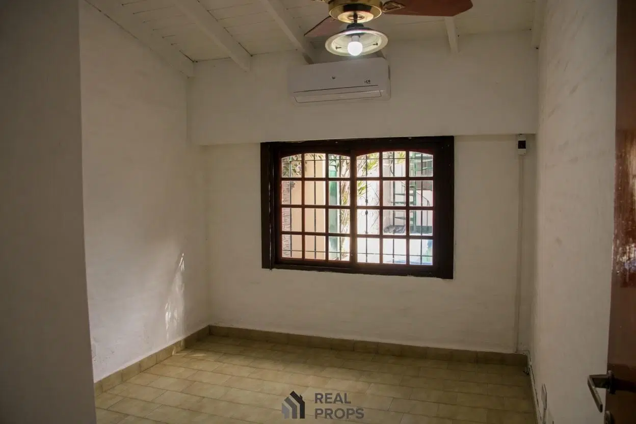VENTA Casa 3 ambientes con Garage, Pileta, Parrilla y Dependencia en Villa Ballester 5
