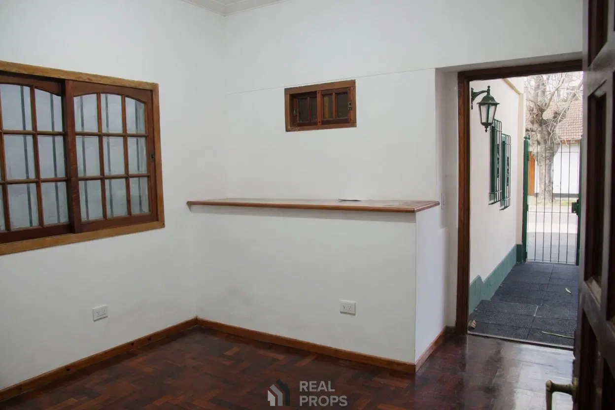 VENTA Casa 3 ambientes con Garage, Pileta, Parrilla y Dependencia en Villa Ballester 2