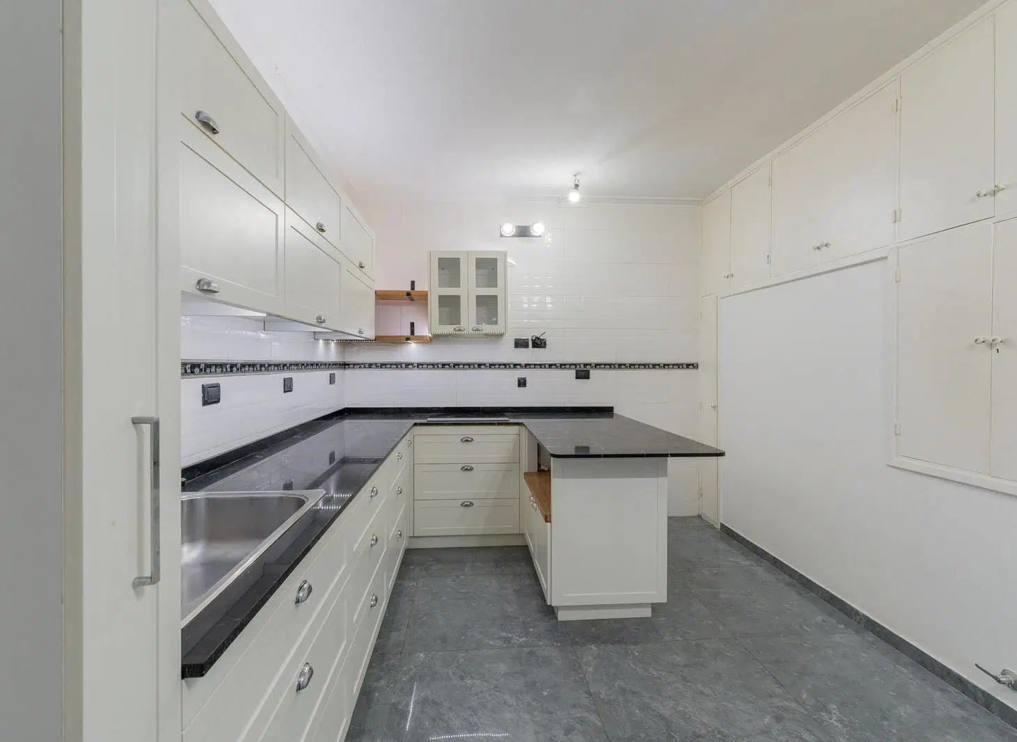 Venta PH al Frente de 4 Ambientes con Garaje, Doble Patio y Terraza - Santos Lugares 8