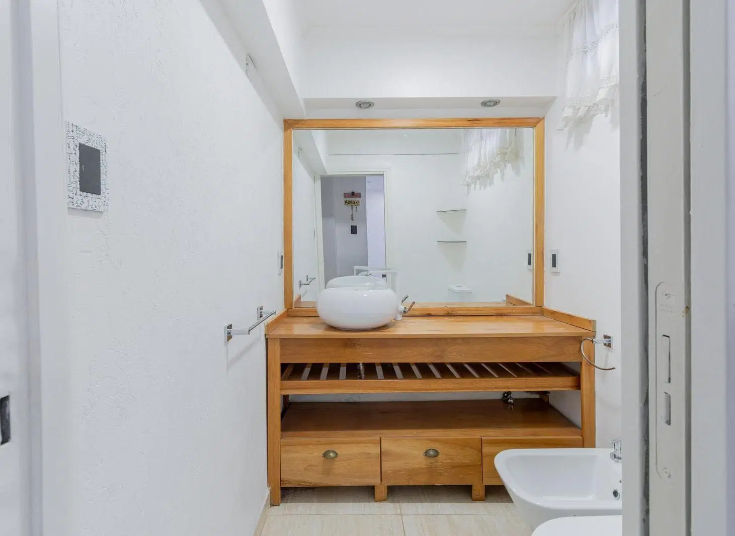 Venta PH al Frente de 4 Ambientes con Garaje, Doble Patio y Terraza - Santos Lugares 2