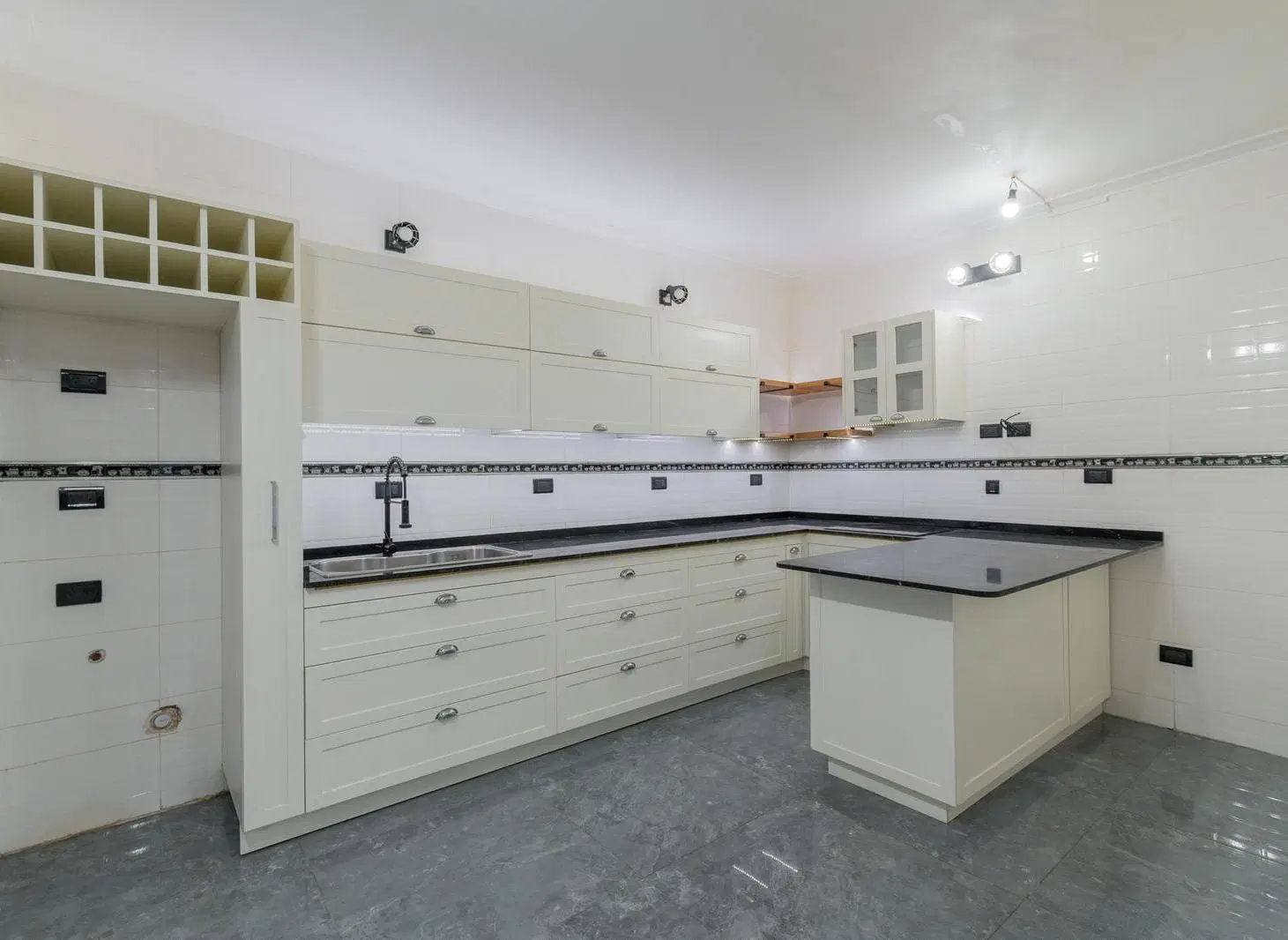 Venta PH al Frente de 4 Ambientes con Garaje, Doble Patio y Terraza - Santos Lugares 4