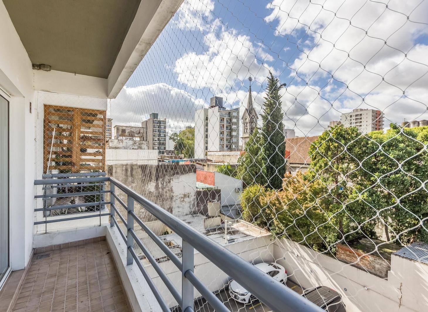 Departamento en venta de 3 Ambientes con Balcón en Caseros