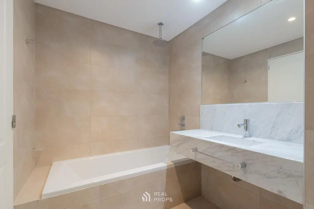 Departamento de 3 Ambientes con balcón y cochera en Alquiler en Zencity Puerto Madero 3