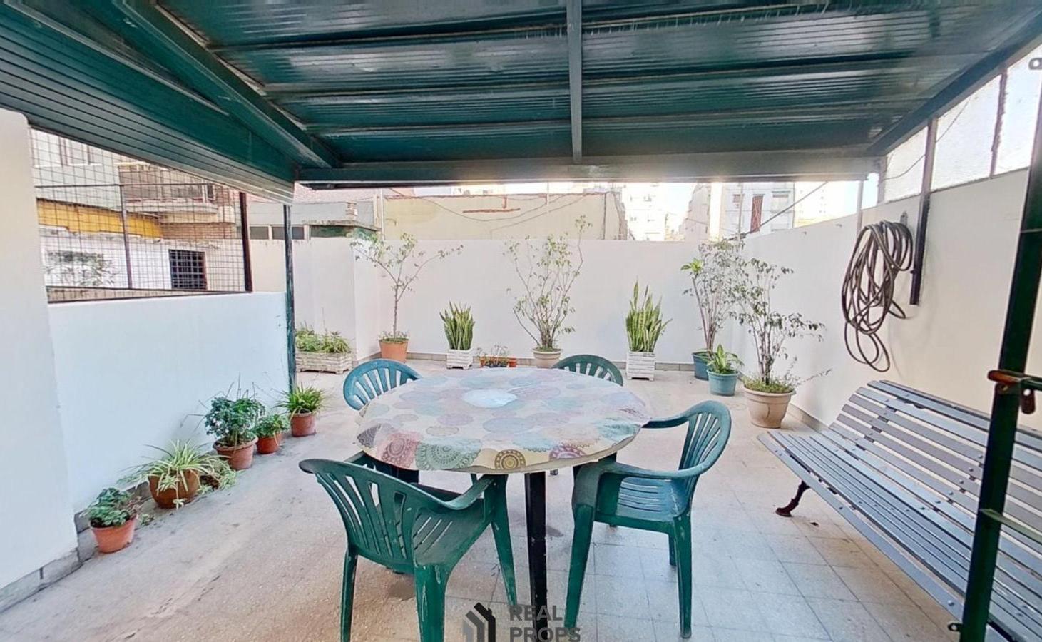 Venta departamento 3 ambientes con terraza propia en caballito
