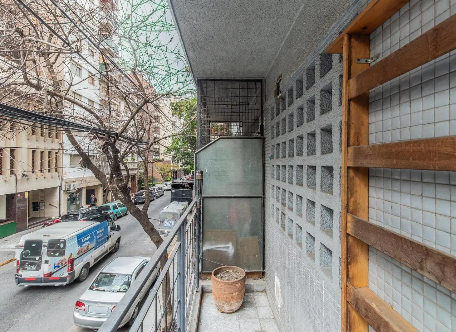 Departamento en venta de 3 ambientes con balcón corrido en Caballito 4