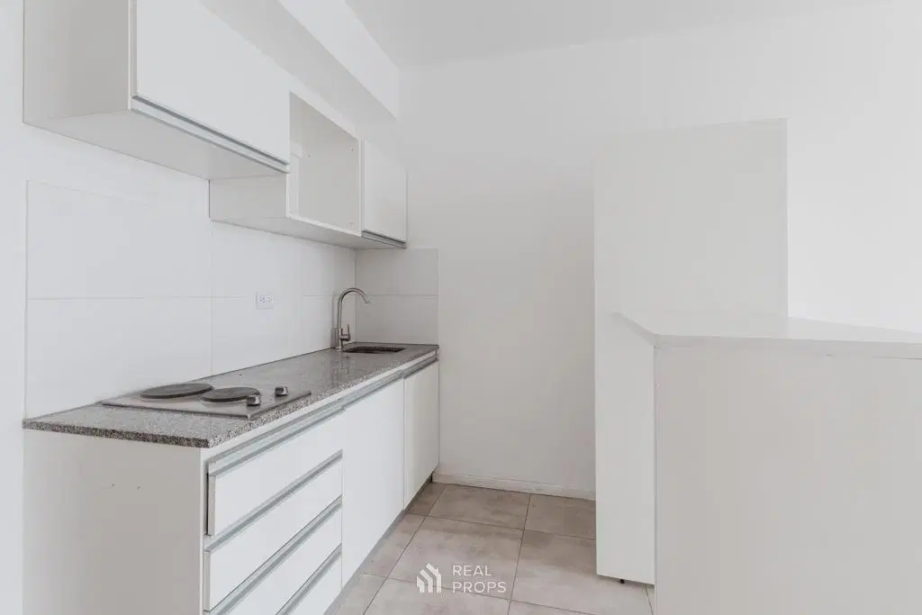 Departamento en Alquiler en Monserrat. Monoambiente muy luminoso con amenities. 5