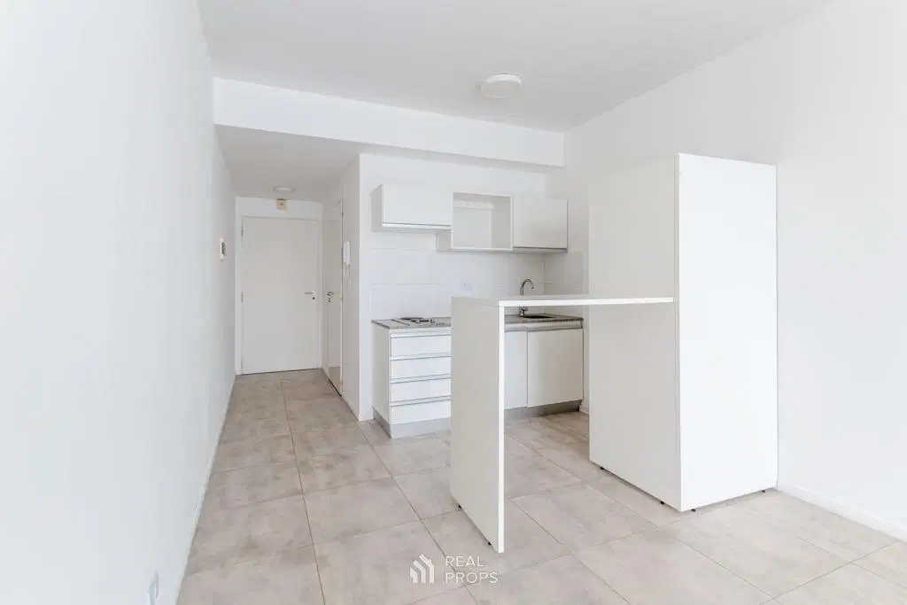 Departamento en Alquiler en Monserrat. Monoambiente muy luminoso con amenities. 2