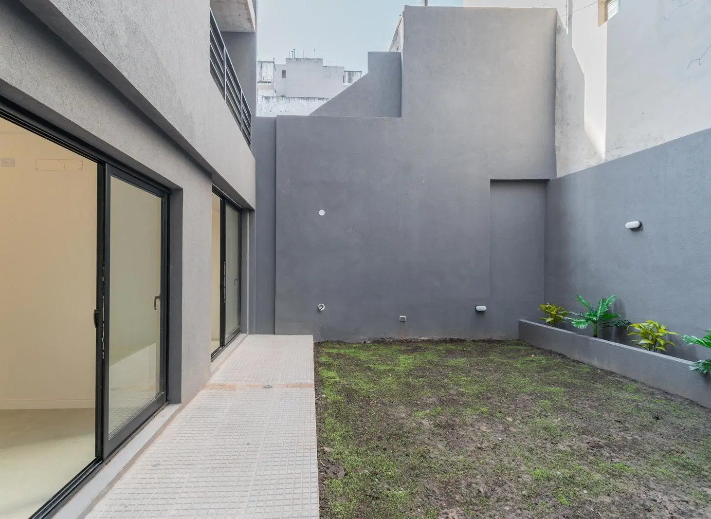 Departamento en venta, dos ambientes con patio en Almagro 4