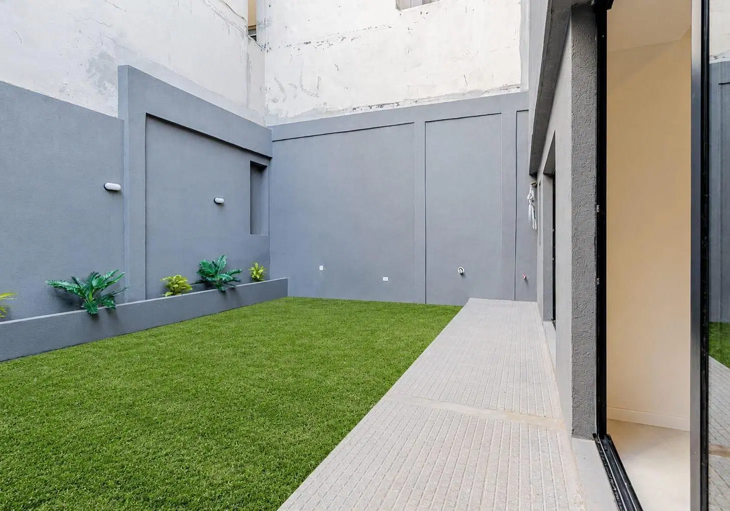 Departamento en venta, dos ambientes con patio en Palermo 3