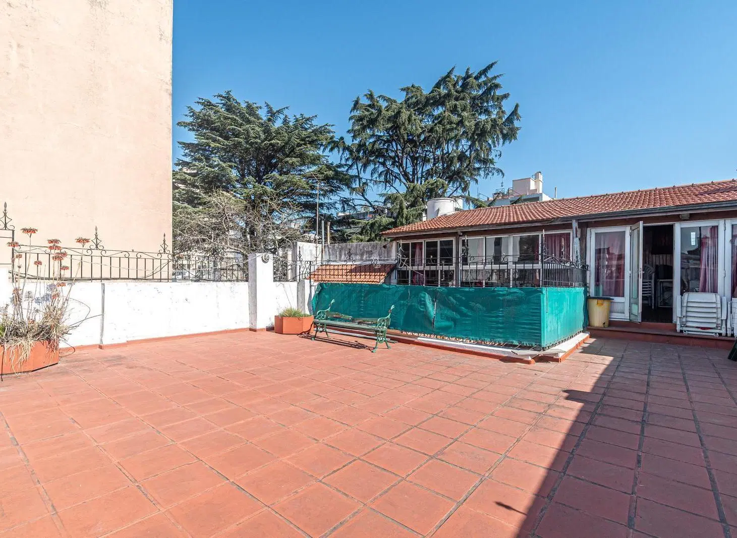 Venta PH de 4 ambientes en San Cristobal, con quincho, parrilla y terraza. 3