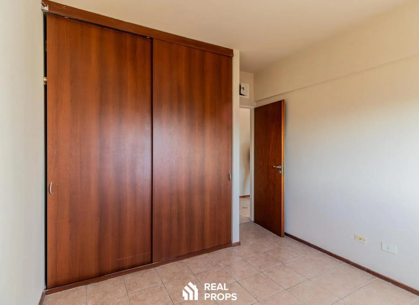 Departamento en venta de dos ambientes con balcón y piscina en Caballito 5
