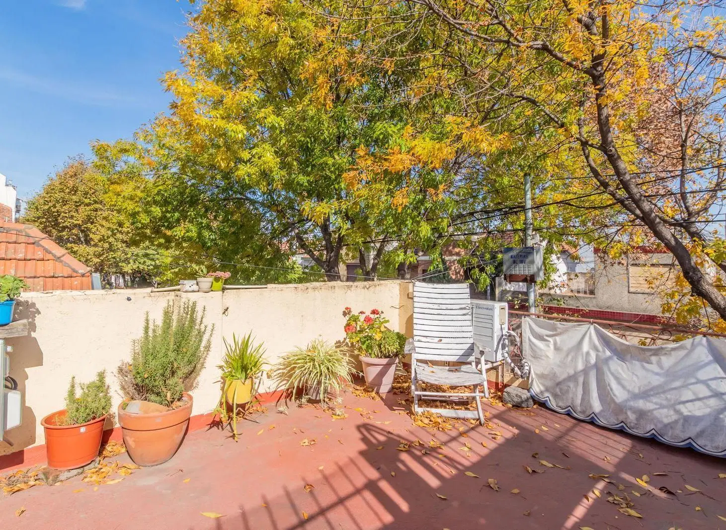 VENTA PH de 3 ambientes al frente con terraza Barrio Versalles 5