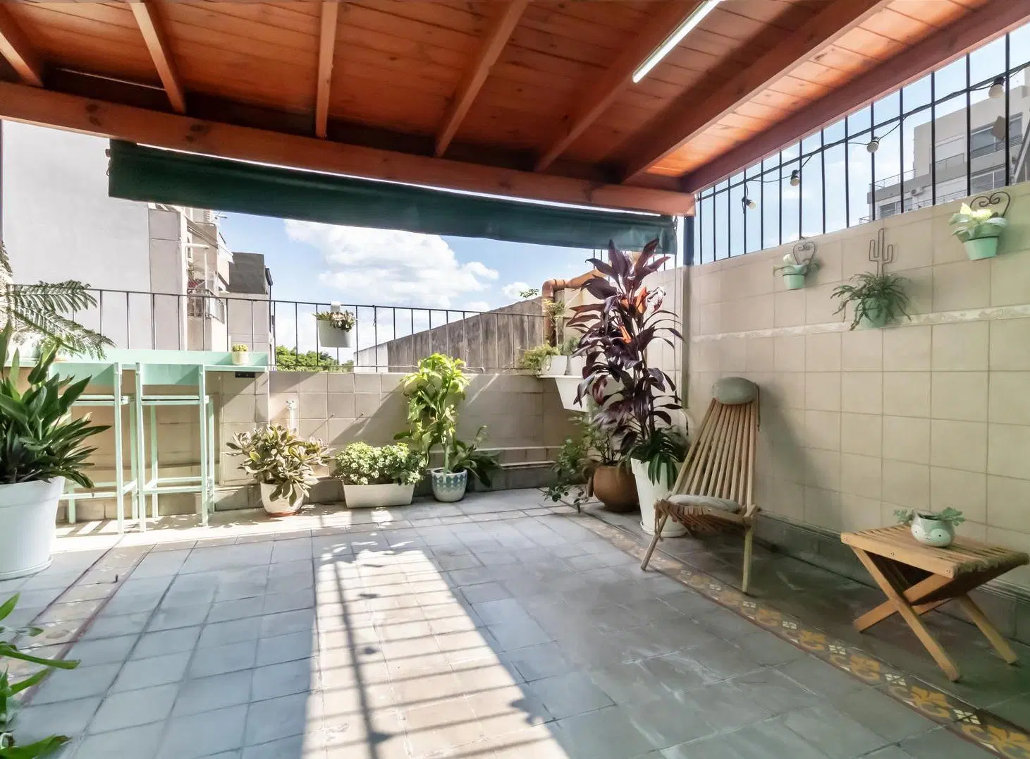 Alquiler temporario - departamento monoambiente con patio en Devoto 4