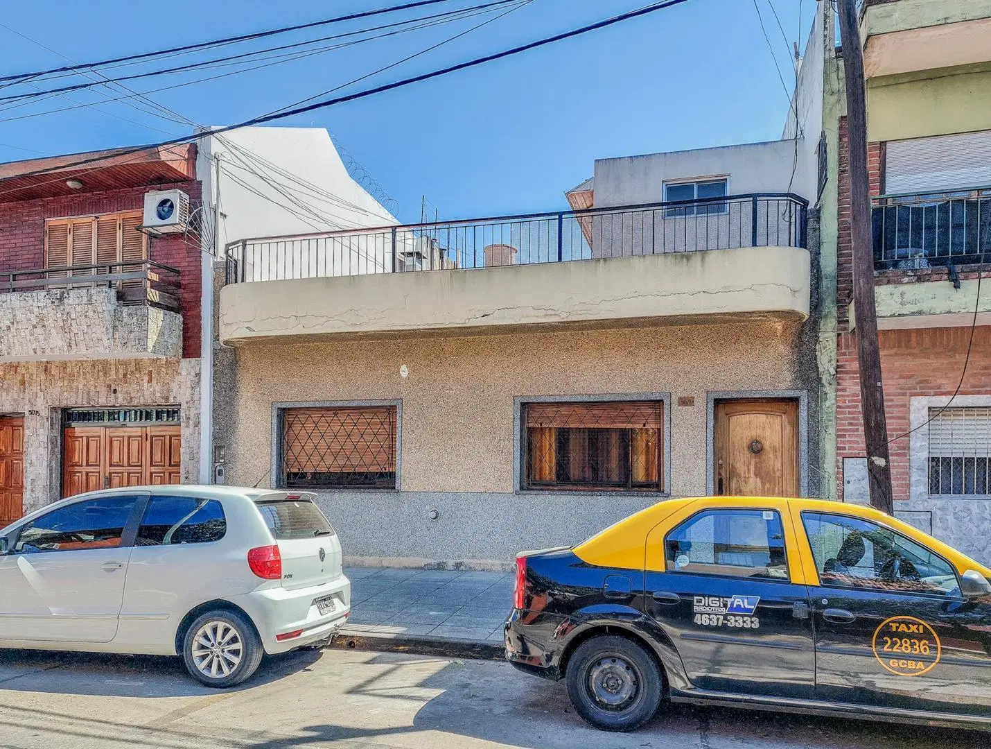 Casa multifamiliar en venta de 6 ambientes con Patio, Terraza y Quincho con parrilla 2