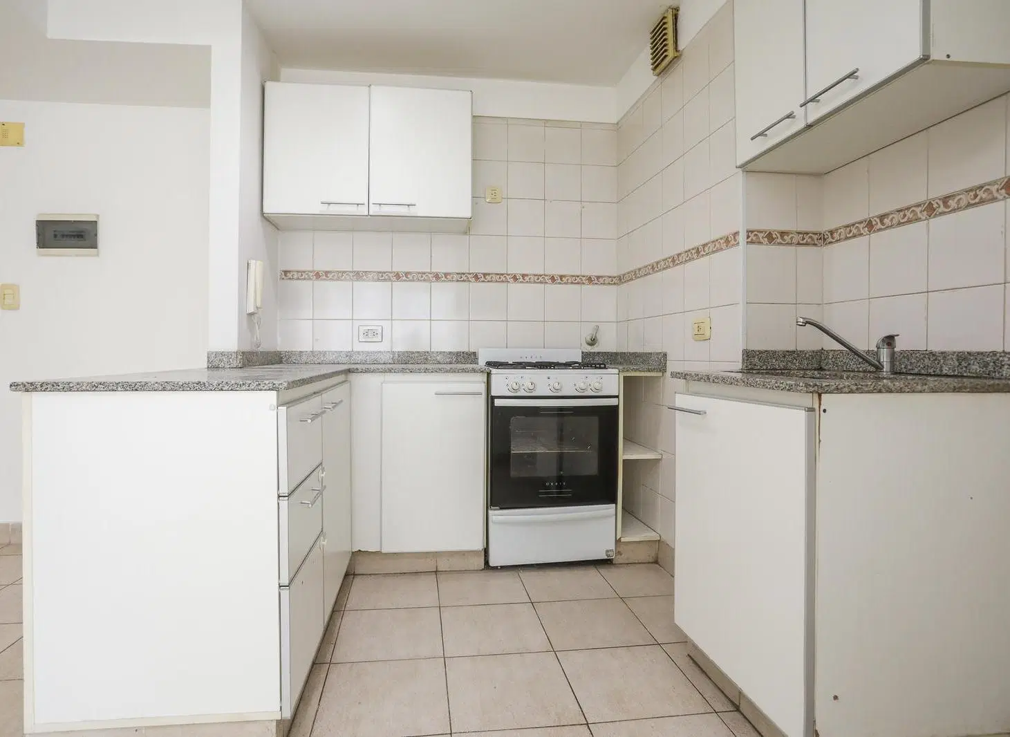 Departamento en venta de 2 ambientes en Flores 8