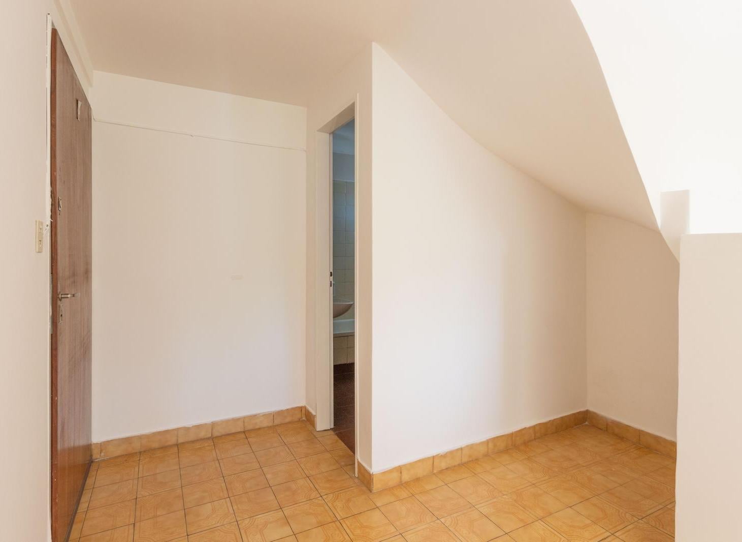 Foto de Venta de dos monoambientes en block en Monte Castro, imagen 2
