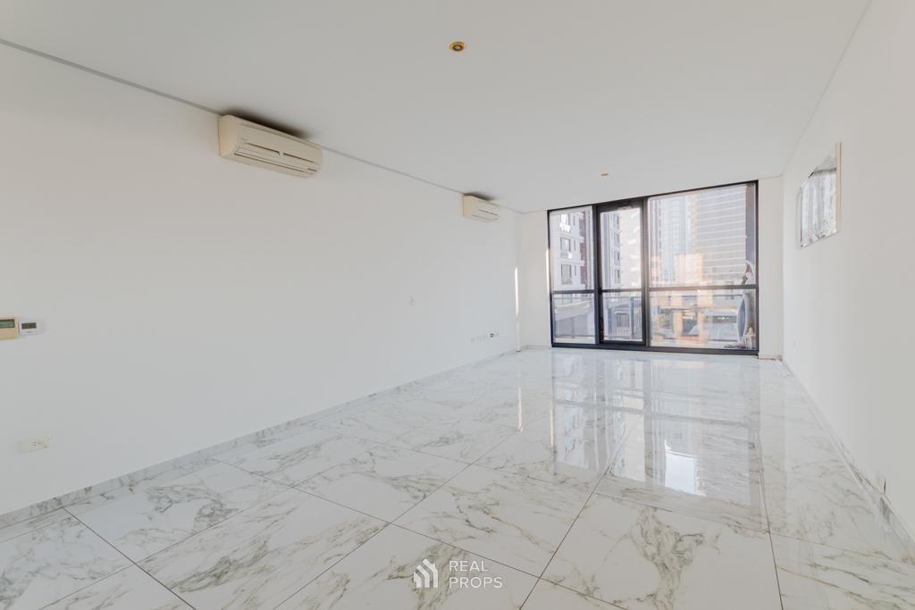 Foto de Departamento de 3 Ambientes con Balcón y Cochera en Alquiler en, imagen 5