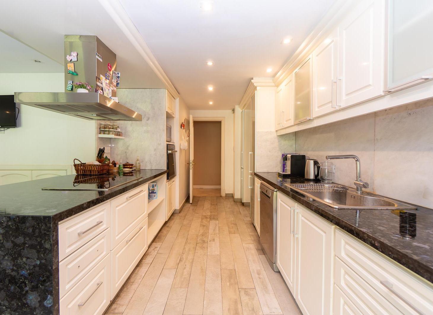 Foto de Casa de Categoría en ABRIL CLUB DE CAMPO | 5 ambientes | Lote de 1.000, imagen 5