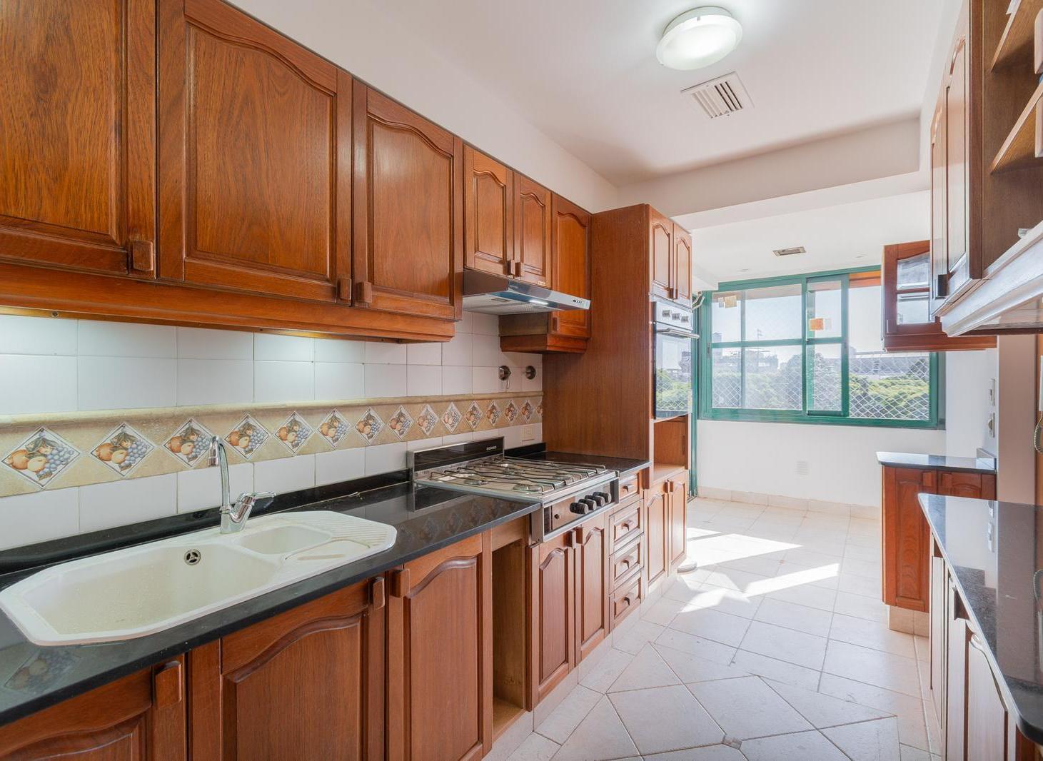 Foto de Venta Departamento Amplio Piso 3 Ambientes, vista abierta - 2 Cocheras, imagen 2