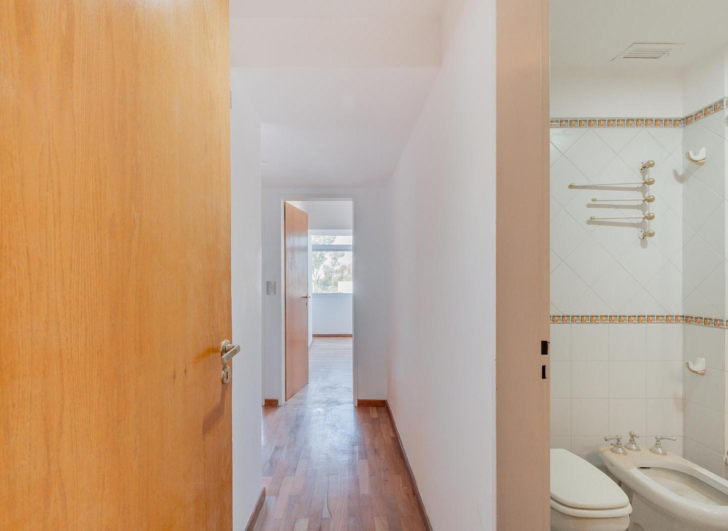 Foto de Venta Departamento Amplio Piso 3 Ambientes, vista abierta - 2 Cocheras, imagen 4