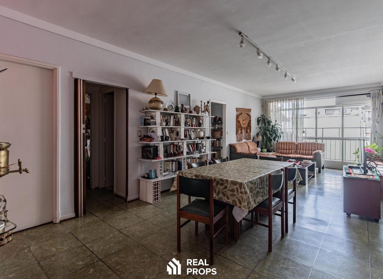 Foto de Venta Departamento 5 ambientes dependencia y balcón en Balvanera, imagen 3
