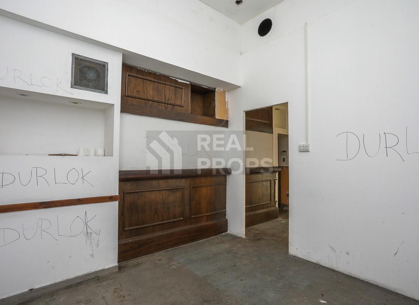 Foto de Local en venta en Barracas, a una cuadra de Av. Montes de Oca, apto, imagen 3