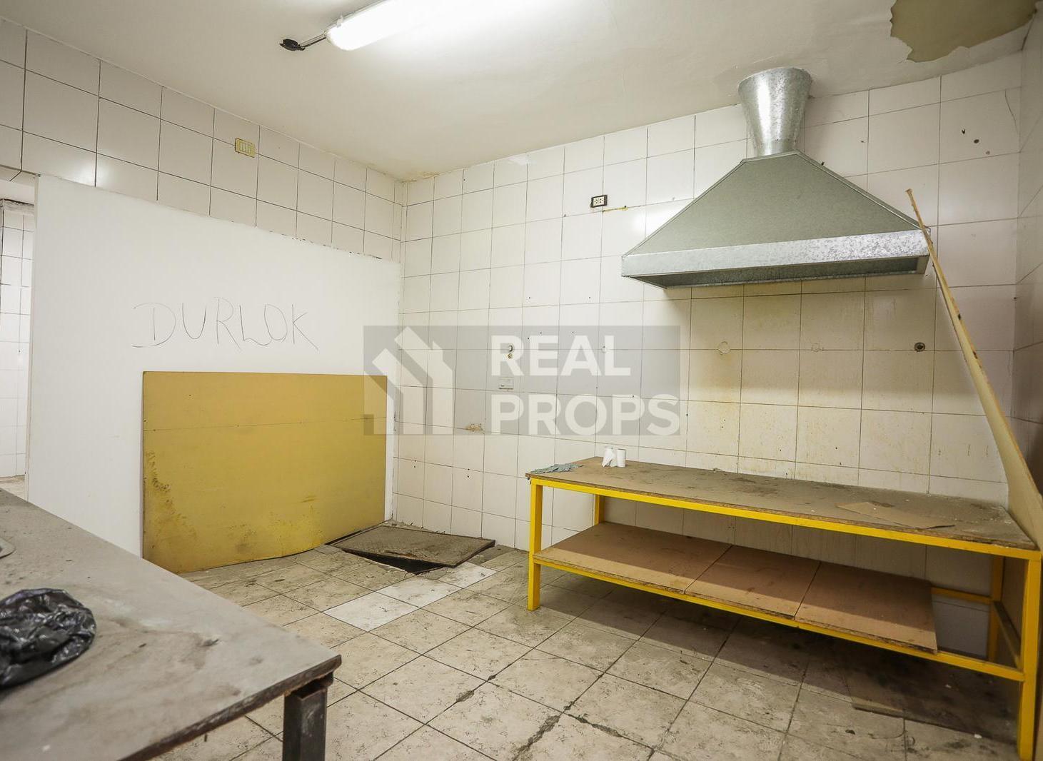 Foto de Local en venta en Barracas, a una cuadra de Av. Montes de Oca, apto, imagen 2