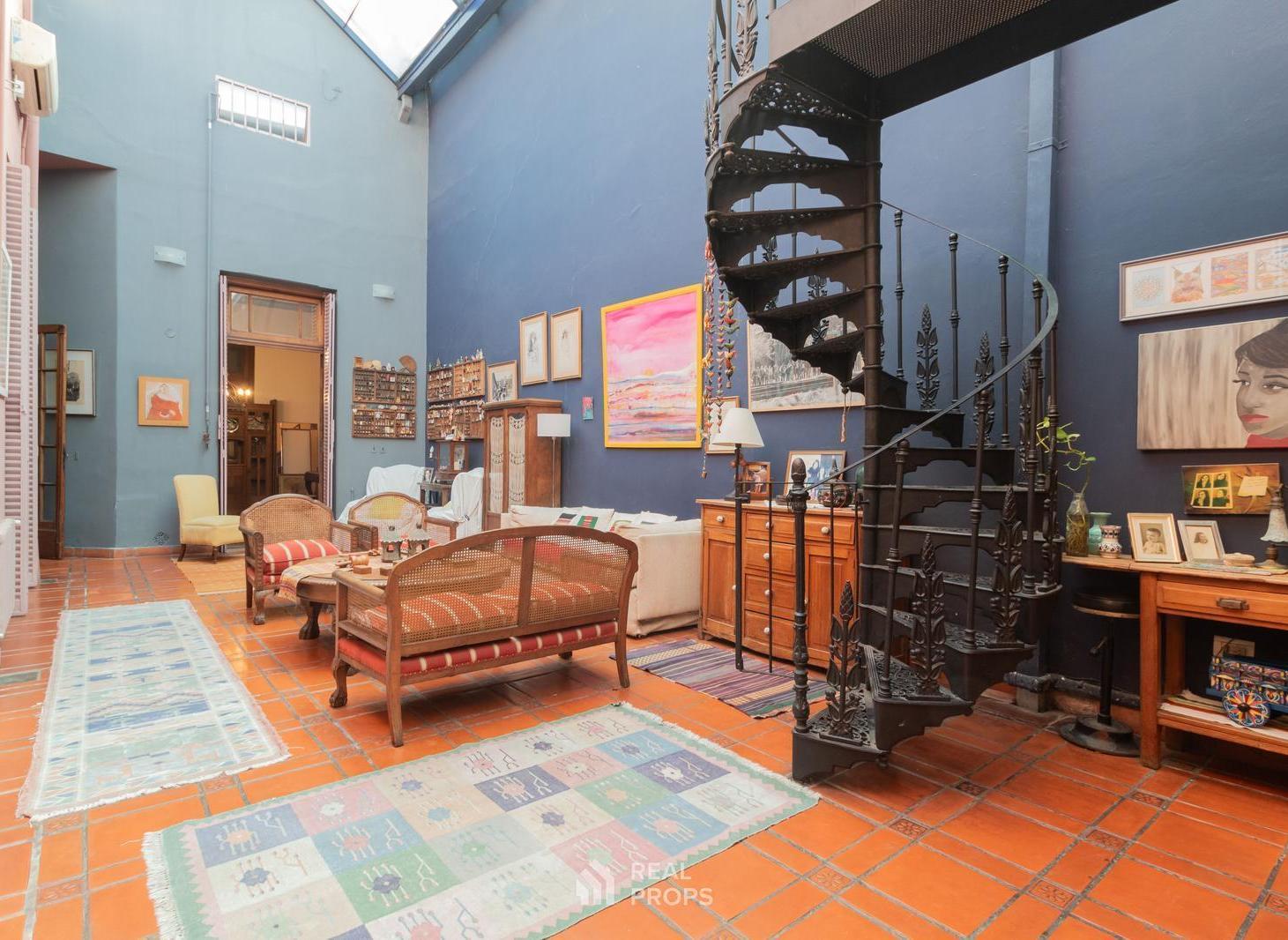 Foto de Casa 7 ambientes con jardín y garage en venta en Floresta, imagen 1