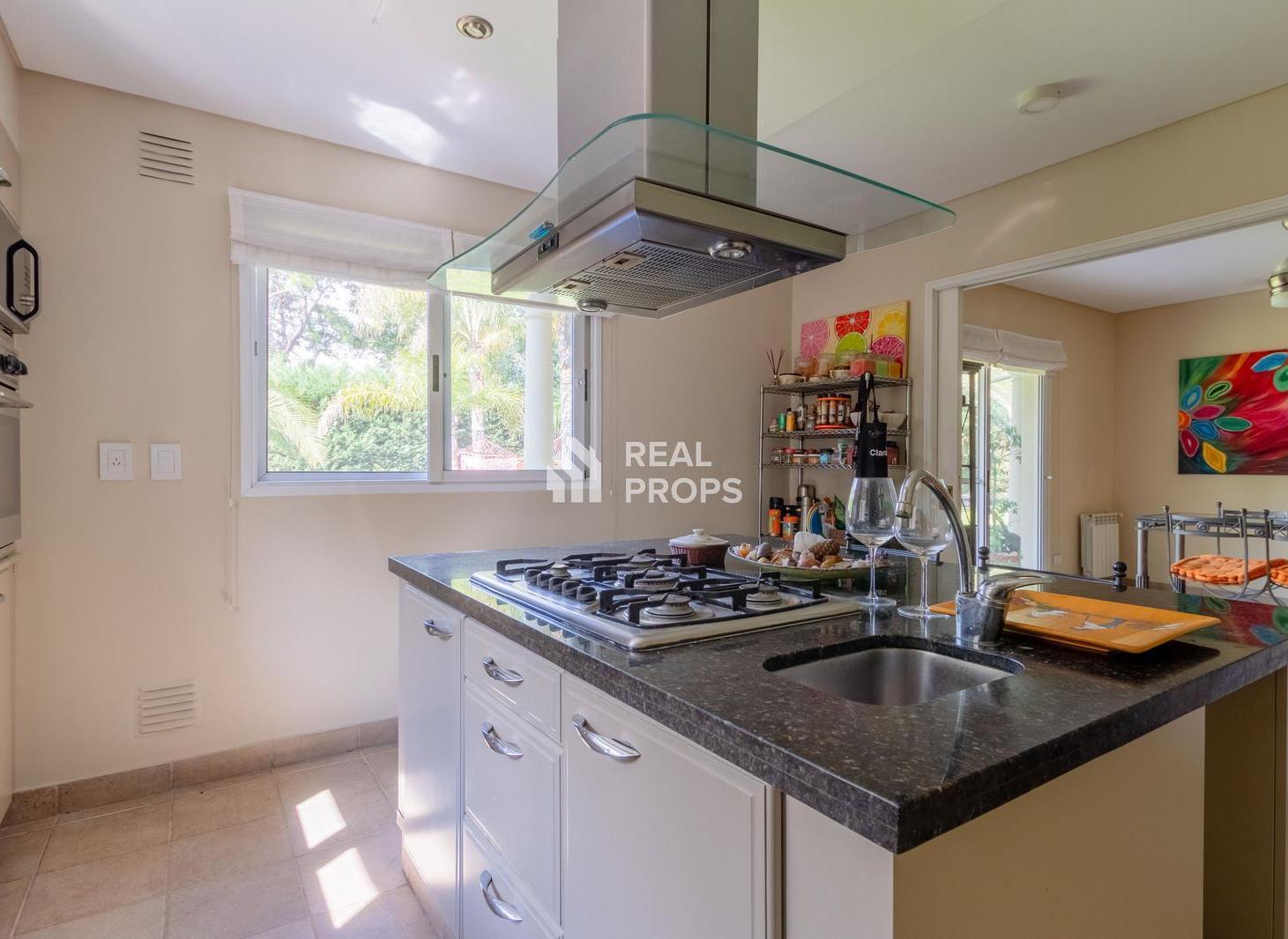 Foto de Casa 7 ambientes en venta barrio privado Septiembre Escobar con, imagen 1