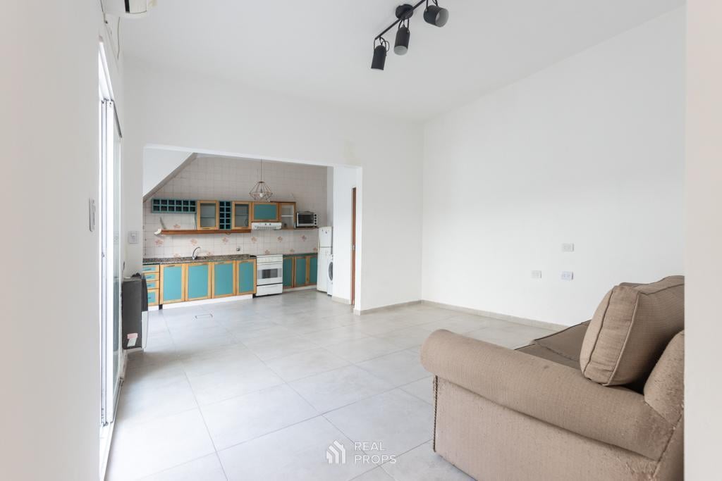 Foto de VENTA de PH 4 ambientes en Coghlan, imagen 3