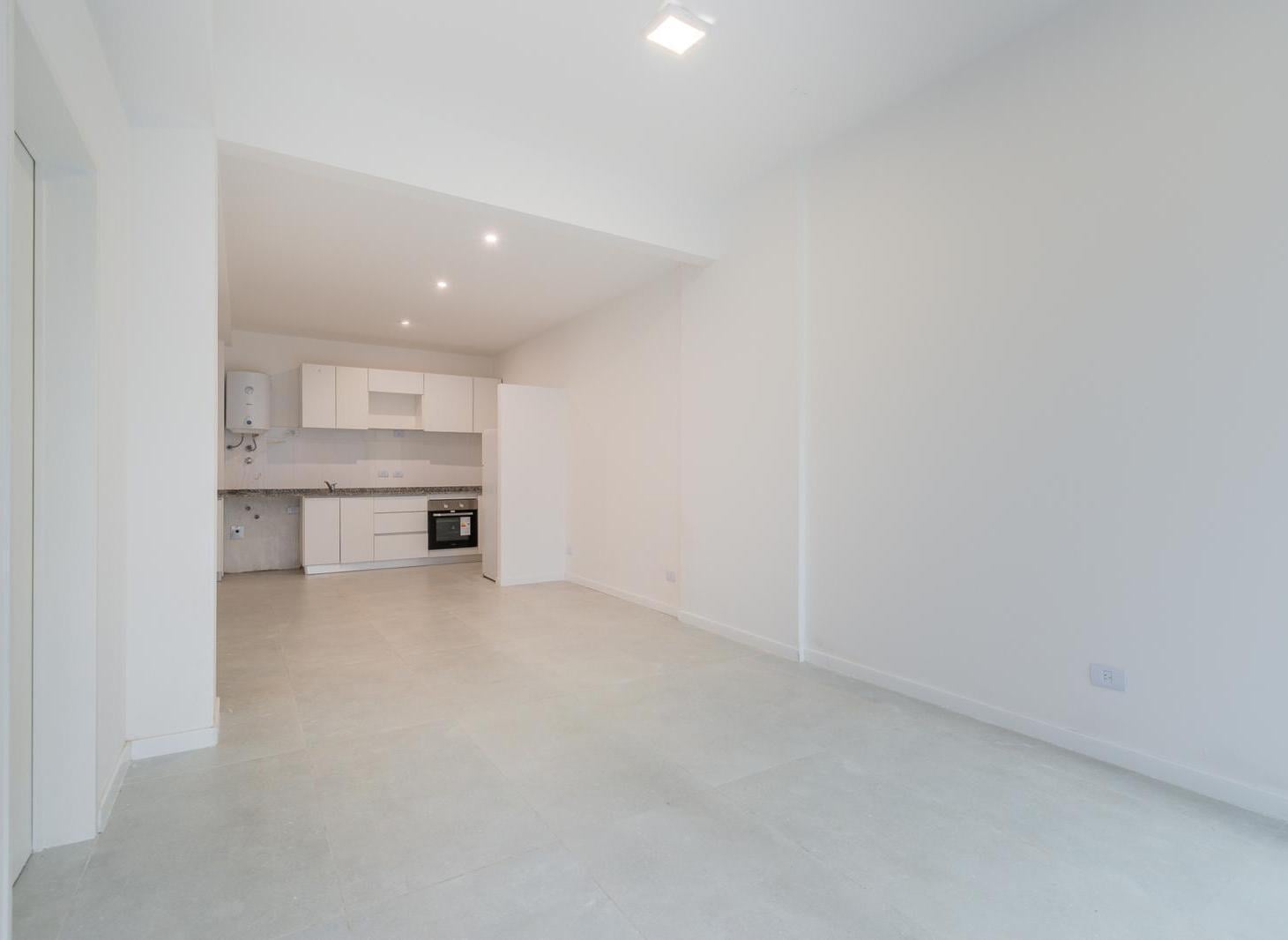 Foto de Departamento en venta, dos ambientes con patio en Caballito, imagen 1
