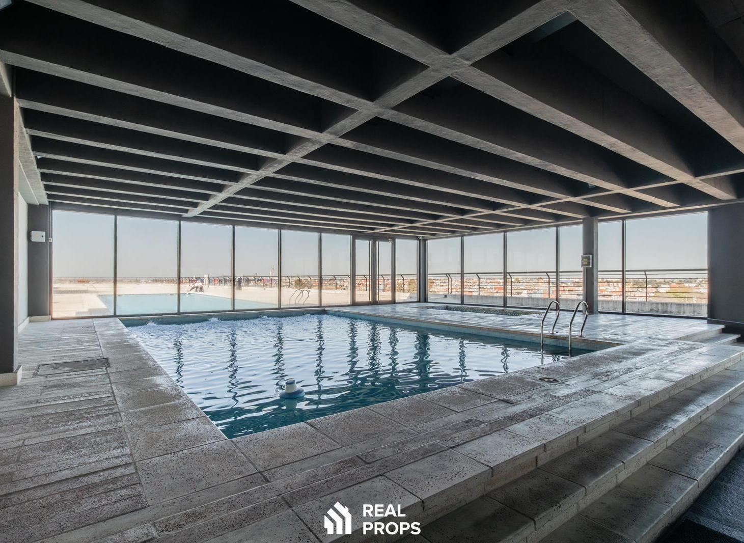 Foto de Monoambiente en venta en Parque Chacabuco con entrepiso y balcón terraza, imagen 2