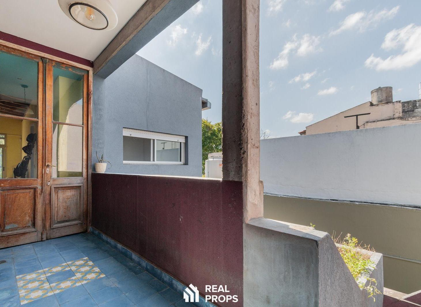 Foto de PH a la venta de 3 ambientes con balcon-terraza y parrilla en Liniers, imagen 3