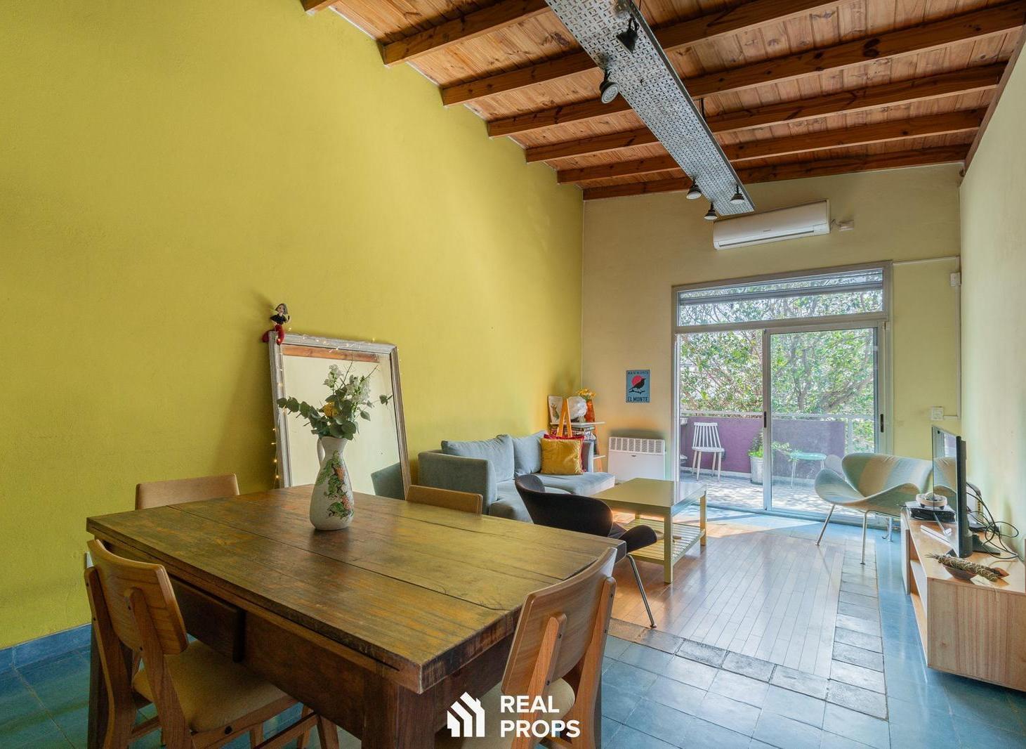 Foto de PH a la venta de 3 ambientes con balcon-terraza y parrilla en Liniers, imagen 1