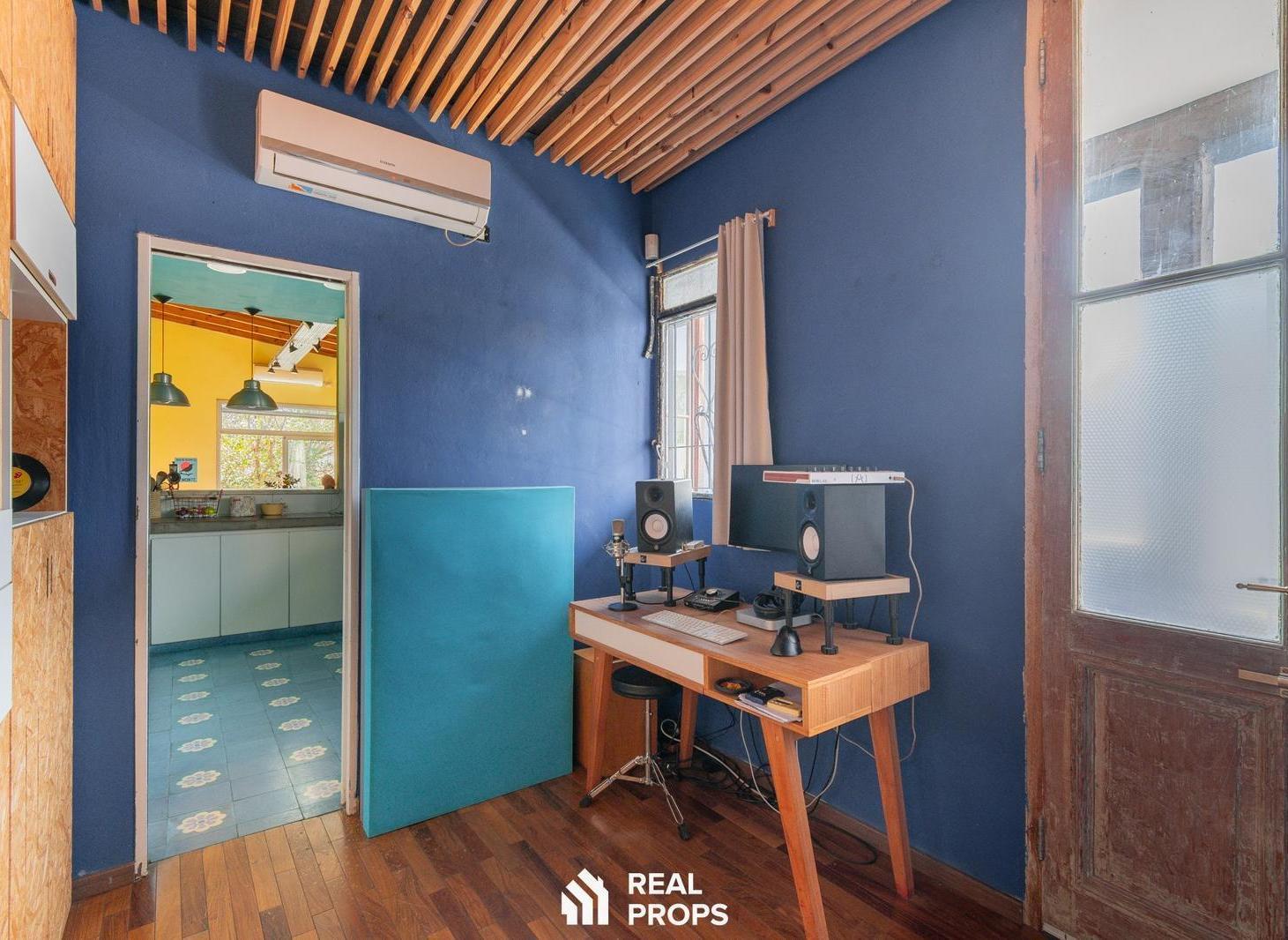 Foto de PH a la venta de 3 ambientes con balcon-terraza y parrilla en Liniers, imagen 2