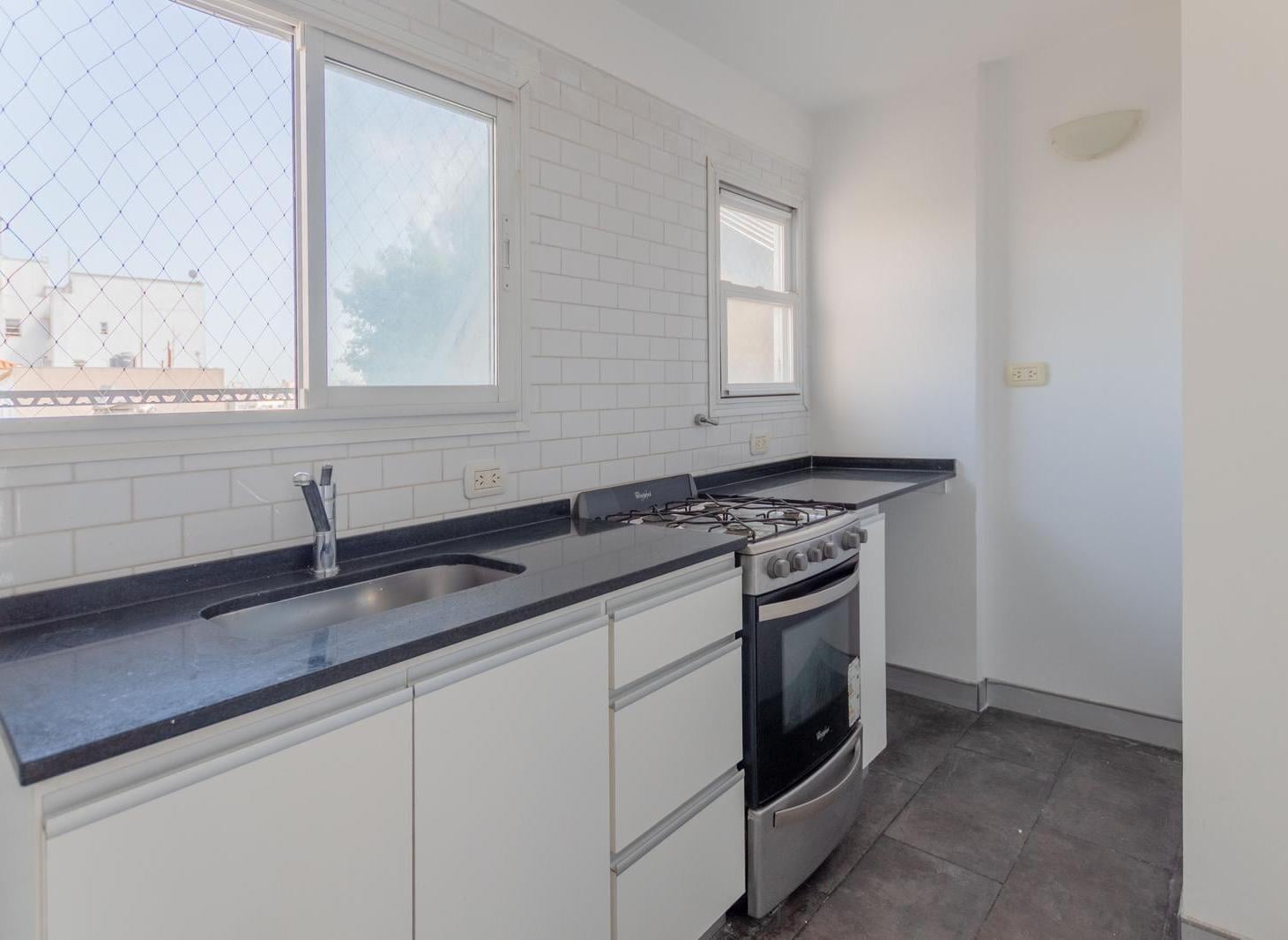 Foto de Departamento en alquiler 2 ambientes en San Telmo Balcón corrido, imagen 4