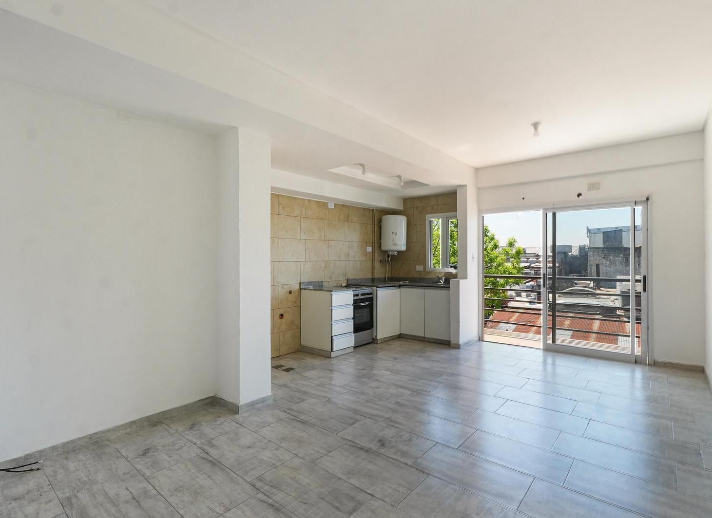 Foto de Departamento 2 ambientes con pileta venta- Mataderos, imagen 2