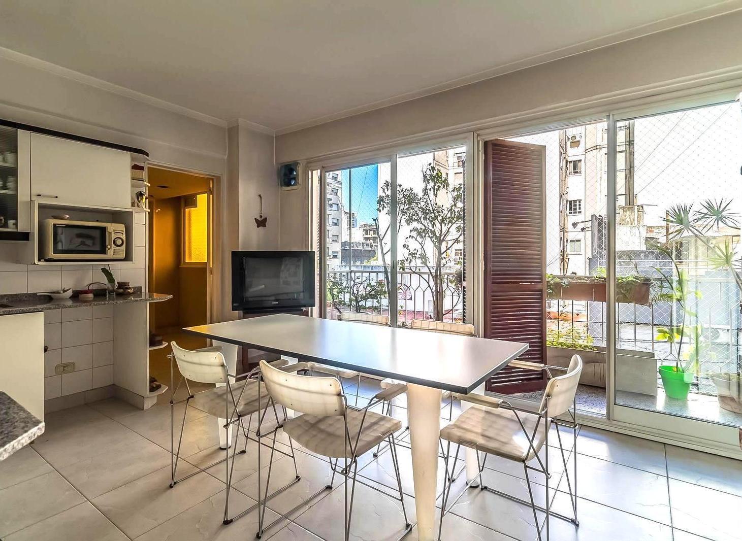 Foto de Departamento a la venta de 7 ambientes en Flores Piso entero, imagen 1