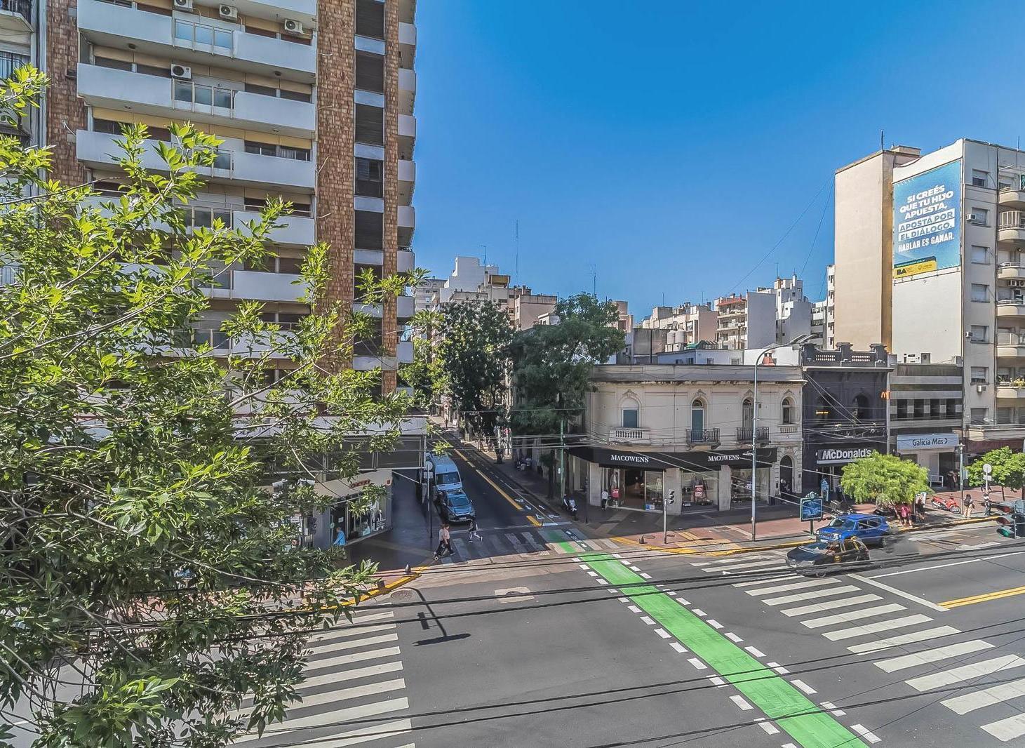 Foto de Departamento a la venta de 7 ambientes en Flores Piso entero, imagen 2