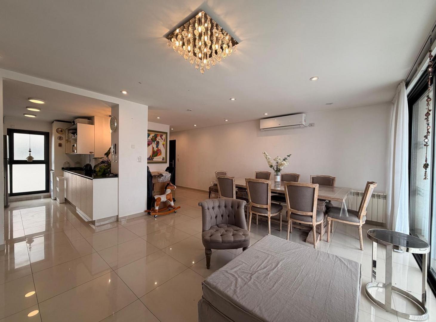 Foto de Departamento de 3 ambientes en venta con cochera en Haedo Chico, imagen 2