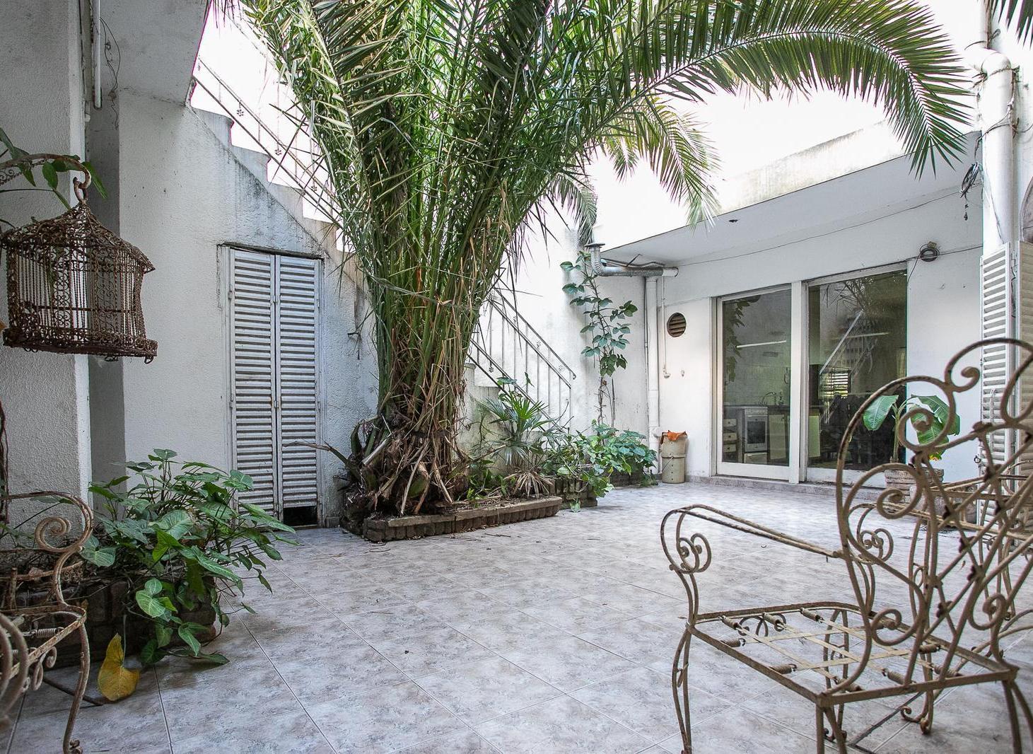 Foto de Casa en Venta 5 ambientes en Parque Chacabuco LOTE PROPIO, imagen 2