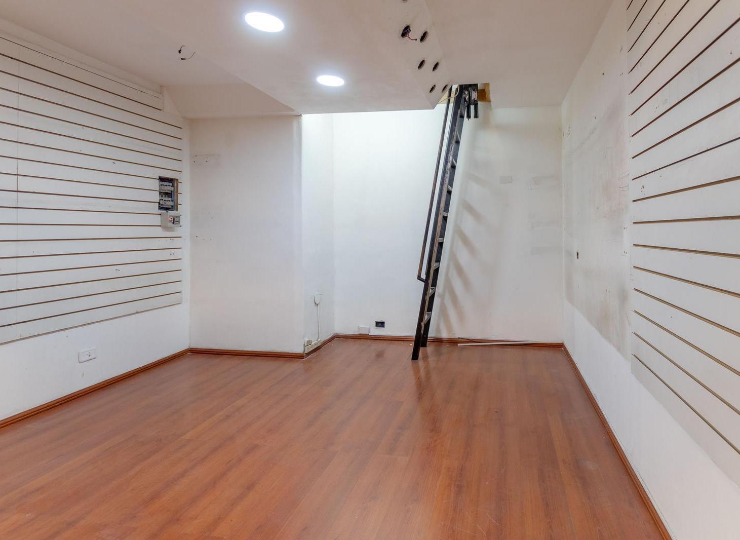 Foto de Local en Alquiler en FLORIDA Y CORRIENTES. Galeria Central a metros de, imagen 2