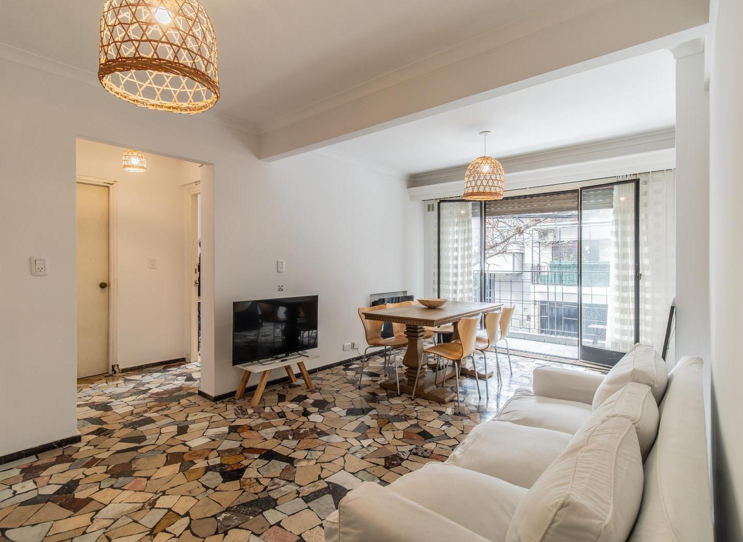 Foto de Departamento en venta de 3 ambientes con balcón corrido en Caballito, imagen 2